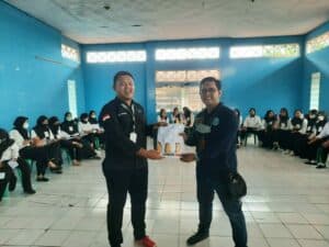 SOSIALISASI BAHAYA NARKOBA PADA KEGIATAN LATIHAN DASAR KEPEMIMPINAN MAHASISWA FEBI UNSUR