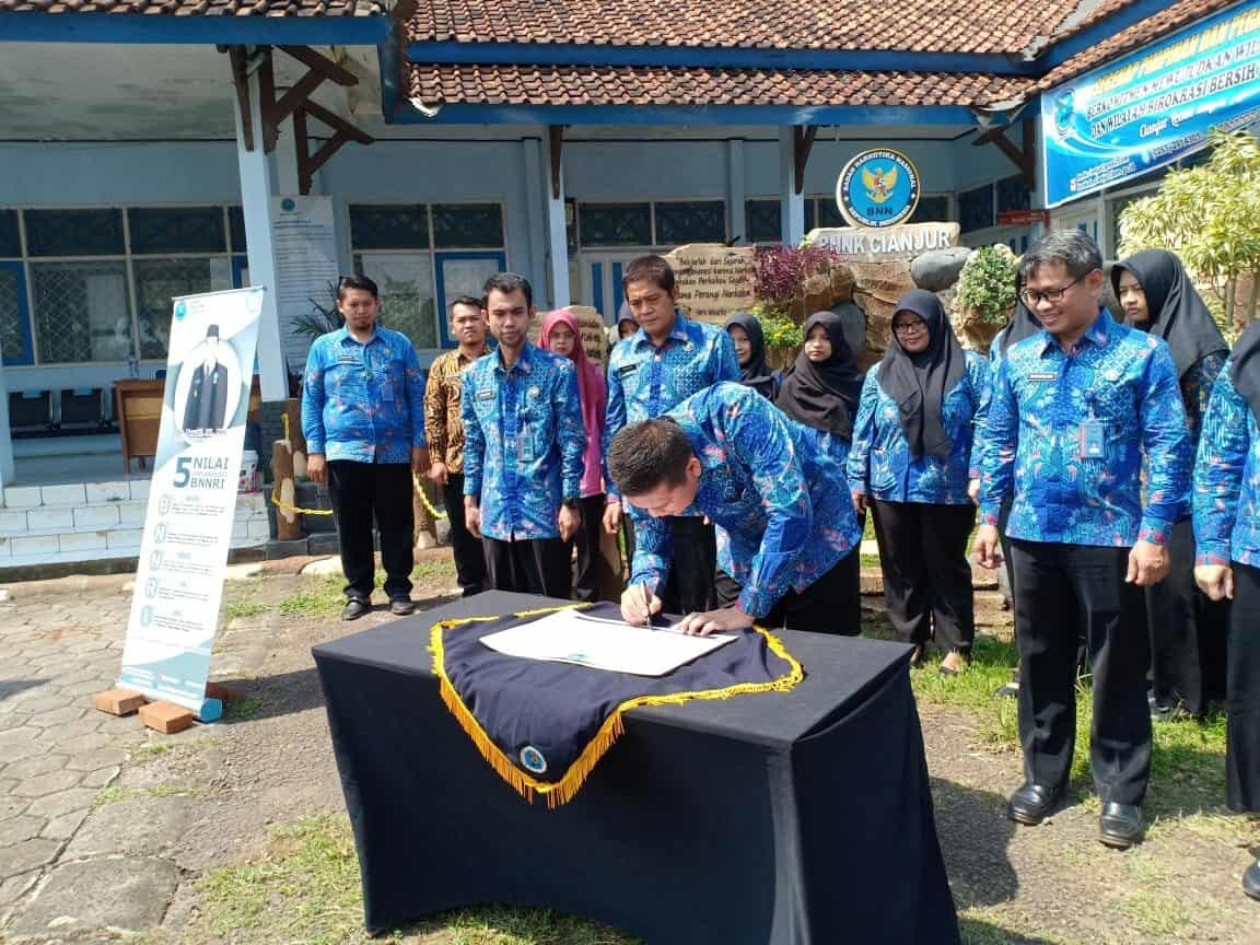 Pencanangan Zona Integritas BNNK Cianjur menuju Wilayah Bebas Korupsi (WBK) dan Wilayah Birokrasi Bersih Melayani (WBBM)