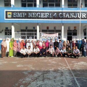 INFORMASI DAN EDUKASI P4GN KEPADA PELAJAR SMPN 4 CIANJUR