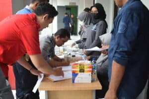 BNNK CIANJUR LAKUKAN TES URINE PEGAWAI ASN DISHUB CIANJUR DALAM RANGKA HARI PERHUBUNGAN NASIONAL