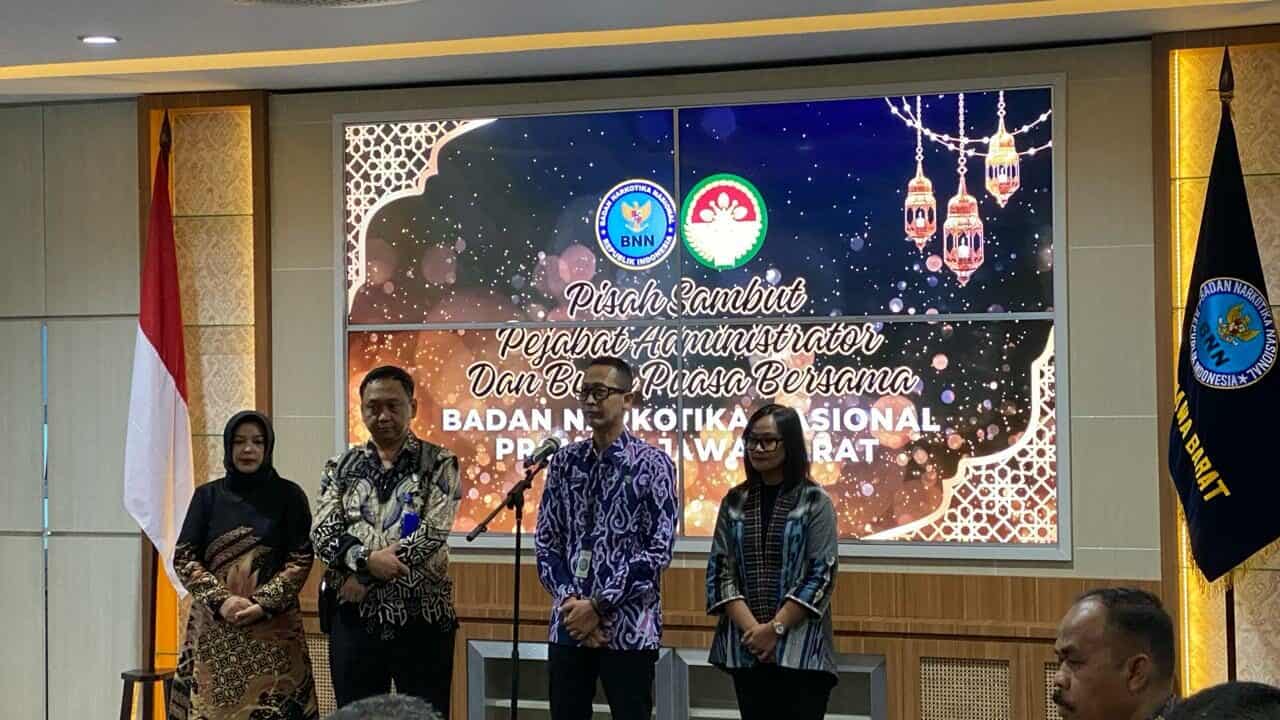 KEPALA BNNK CIANJUR MENGHADIRI ACARA PISAH SAMBUT JABATAN ADMINISTRATOR DAN BUKA PUASA BERSAMA PEGAWAI DI LINGKUNGAN BNNP JABAR KEPALA BNNK CIANJUR MENGHADIRI ACARA PISAH SAMBUT JABATAN ADMINISTRATOR DAN BUKA PUASA BERSAMA PEGAWAI DI LINGKUNGAN BNNP JABAR