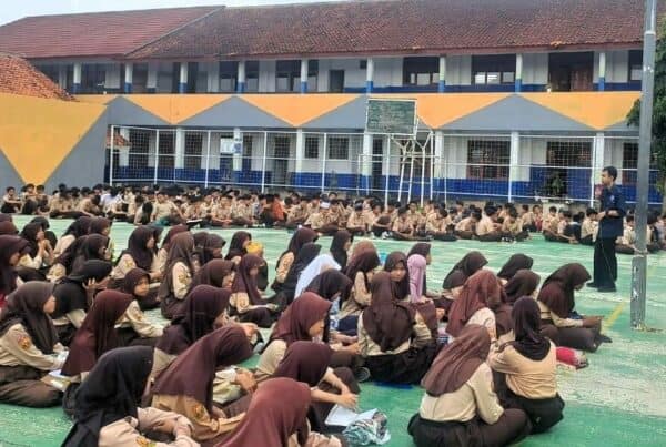 BNNK CIANJUR MEMBANGUN KESADARAN ANTI-NARKOBA DI SMP NEGERI 2 CILAKU BNNK CIANJUR MEMBANGUN KESADARAN ANTI-NARKOBA DI SMP NEGERI 2 CILAKU