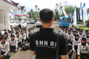 BNN KABUPATEN CIANJUR LAKUKAN TES URINE UNTUK CALON PASKIBRAKA: LANGKAH PREVENTIF UNTUK MASA DEPAN BERSIH NARKOBA
