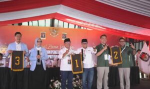 TIGA PASANGAN CALON BUPATI DAN WAKIL BUPATI CIANJUR TANDATANGANI KOMITMEN ANTI NARKOBA