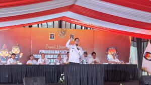 TIGA PASANGAN CALON BUPATI DAN WAKIL BUPATI CIANJUR TANDATANGANI KOMITMEN ANTI NARKOBA