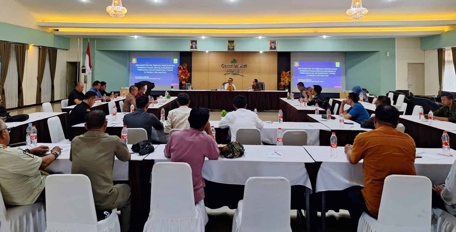 BNNK CIANJUR GELAR WORKSHOP PENGGIAT P4GN DI LINGKUNGAN PEMERINTAH UNTUK MENINGKATKAN PERAN AKTIF DALAM PENCEGAHAN DAN PEMBERANTASAN NARKOBA BNNK CIANJUR GELAR WORKSHOP PENGGIAT P4GN DI LINGKUNGAN PEMERINTAH UNTUK MENINGKATKAN PERAN AKTIF DALAM PENCEGAHAN DAN PEMBERANTASAN NARKOBA